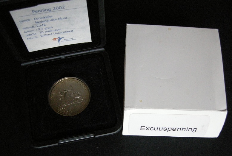 (afbeelding voor) Excuuspenning 2002 uitgifte KNM in cassette