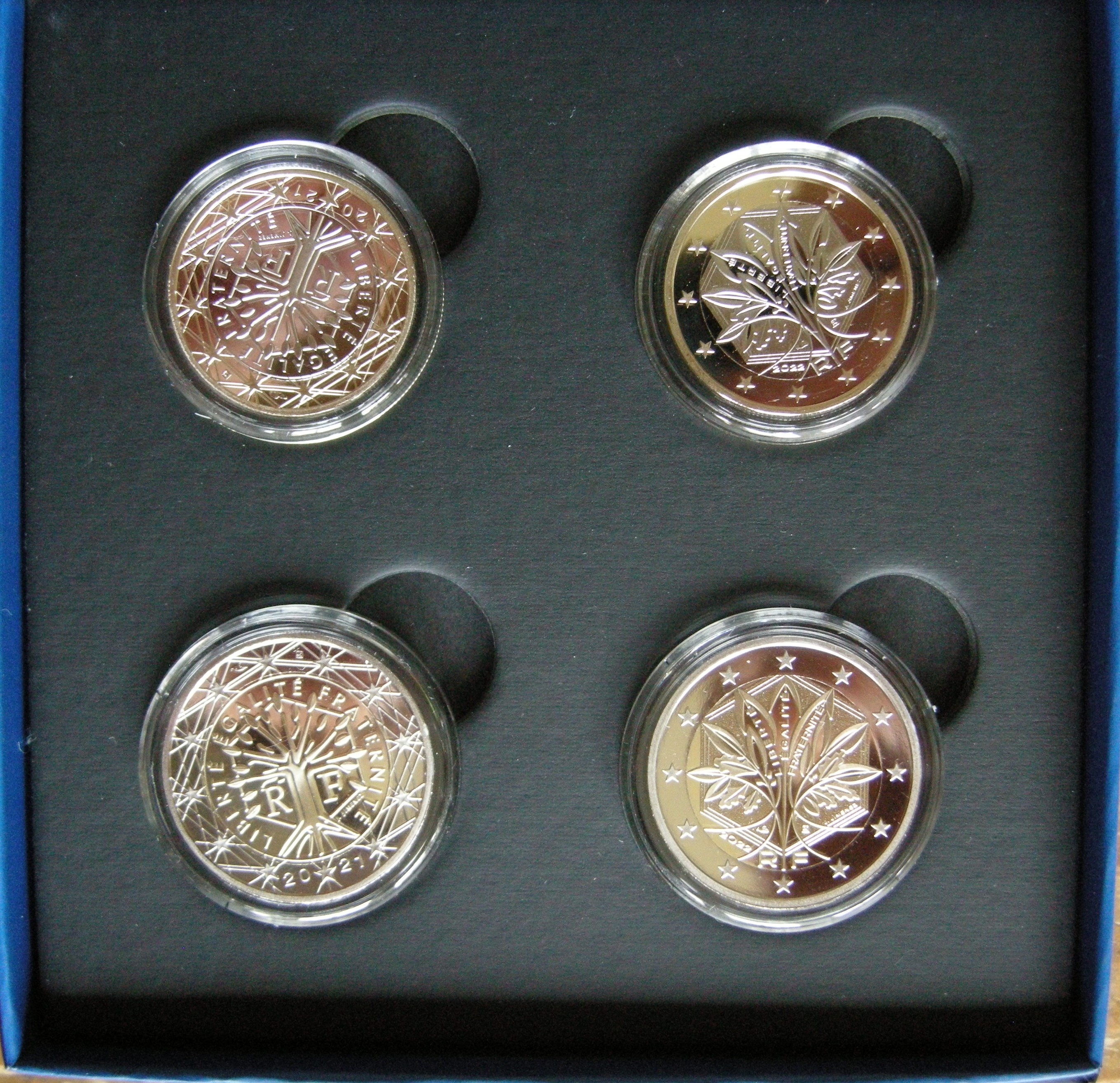 (afbeelding voor) Frankrijk 1+2 Euro 2022 Quadriptych PROOF in cassette