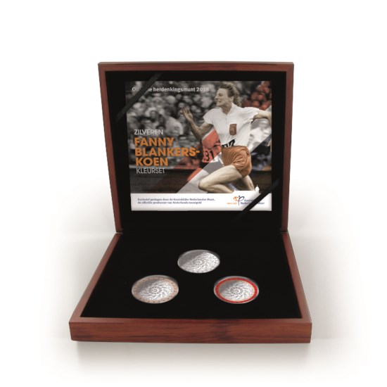 Nederland 5 euro 2018 Fanny Blankers Zilver Kleur PP in cassette (afbeelding voor) Nederland 5 euro 2018 Fanny Blankers Zilver Kleur PP in cassette